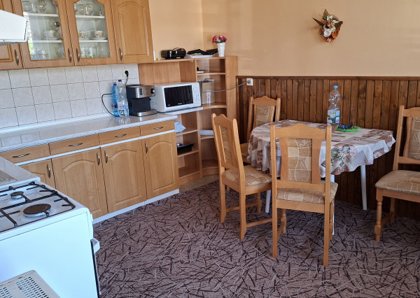 Na predaj priestranný 4-izbový rodinný dom vo Veľkých Úľanoch
