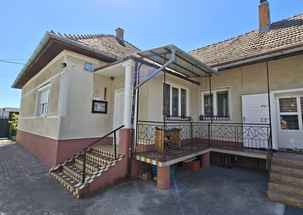 Na predaj priestranný 4-izbový rodinný dom vo Veľkých Úľanoch