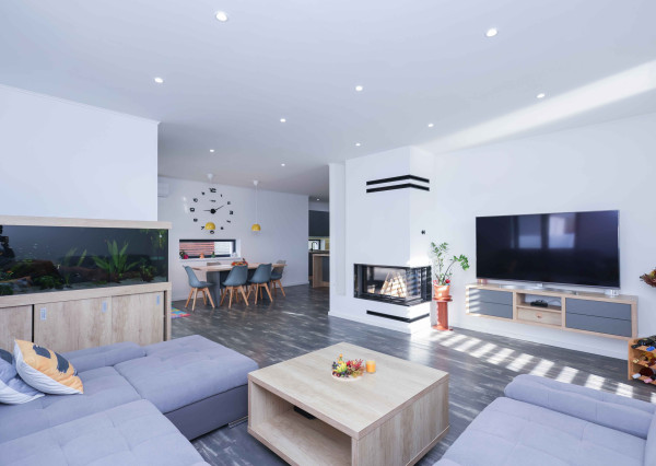 Na predaj: moderný a priestranný 5-izbový rodinný dom s bazénom a krásnou záhradou – Veľké Úľany