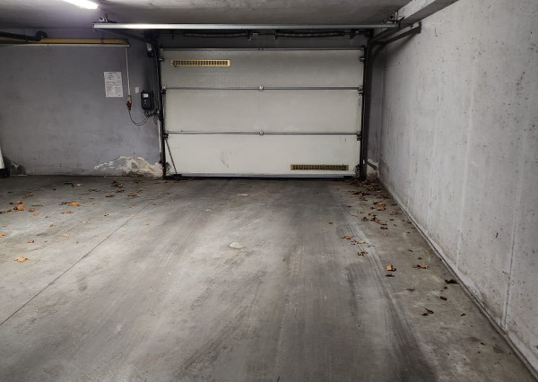 Na prenájom: Garáž 18 m² – Kazanská ulica, Bratislava