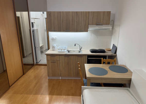 Prenájom: šikovná garsónka na Pražskej u. - Staré Mesto