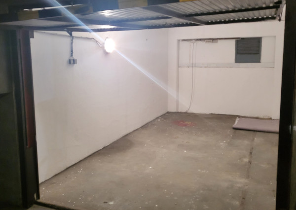 Na prenájom uzamykateľná garáž, uzatvorený areál s 24h.službou