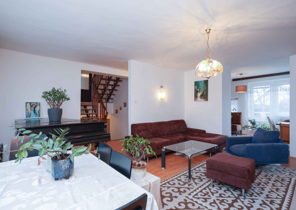 Ideálny rodinný dom s garážou a veľkým priestorom – Veľké Úľany