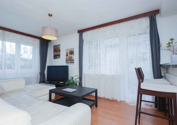 Ideálny rodinný dom s garážou a veľkým priestorom – Veľké Úľany