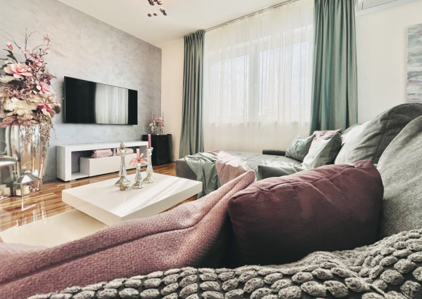 Bývajte ako v dome – 3-izbový byt so záhradou, terasou a parkovaním pre 2 autá