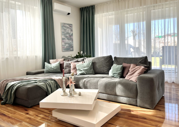 Bývajte ako v dome – 3-izbový byt so záhradou, terasou a parkovaním pre 2 autá