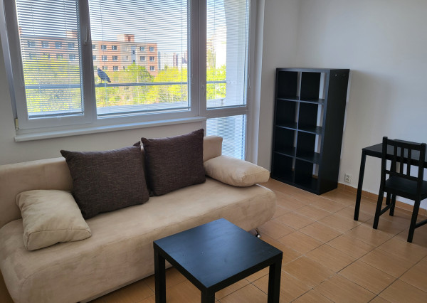 Na prenájom praktická garsónka oproti Ekonomickej Univerzite