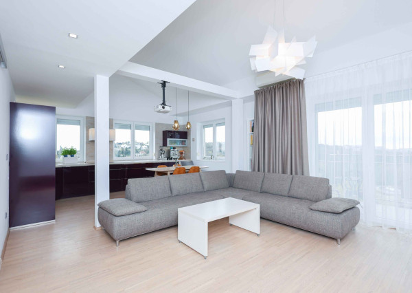 EXKLUZÍVNE NA PRENÁJOM | 5-IZBOVÝ MEZONET V HORSKOM PARKU, STARÉ MESTO