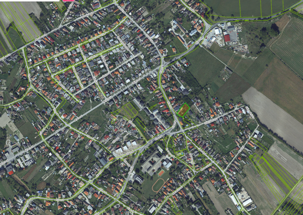 Ponúkame na predaj priestranný stavebný pozemok v obci Jelka, len 30km od BA