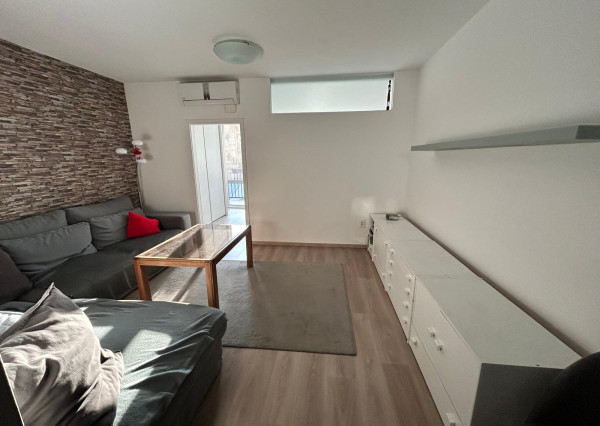 Na prenájom kompletne zariadený 3-izbový byt s dvoma balkónmi a garážovým státím