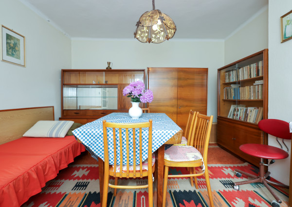 3-izbový rodinný dom s pozemkom 1 119 m² a záhradou s potôčikom – Dolné Dubové