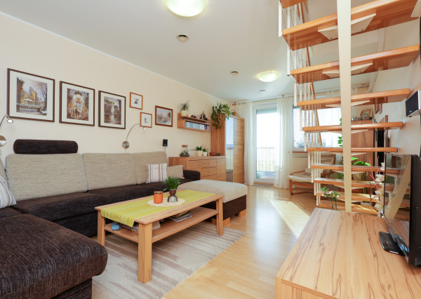 Priestranný 4-izbový byt s balkónom a krásnym výhľadom v Bernolákove | 108 m²